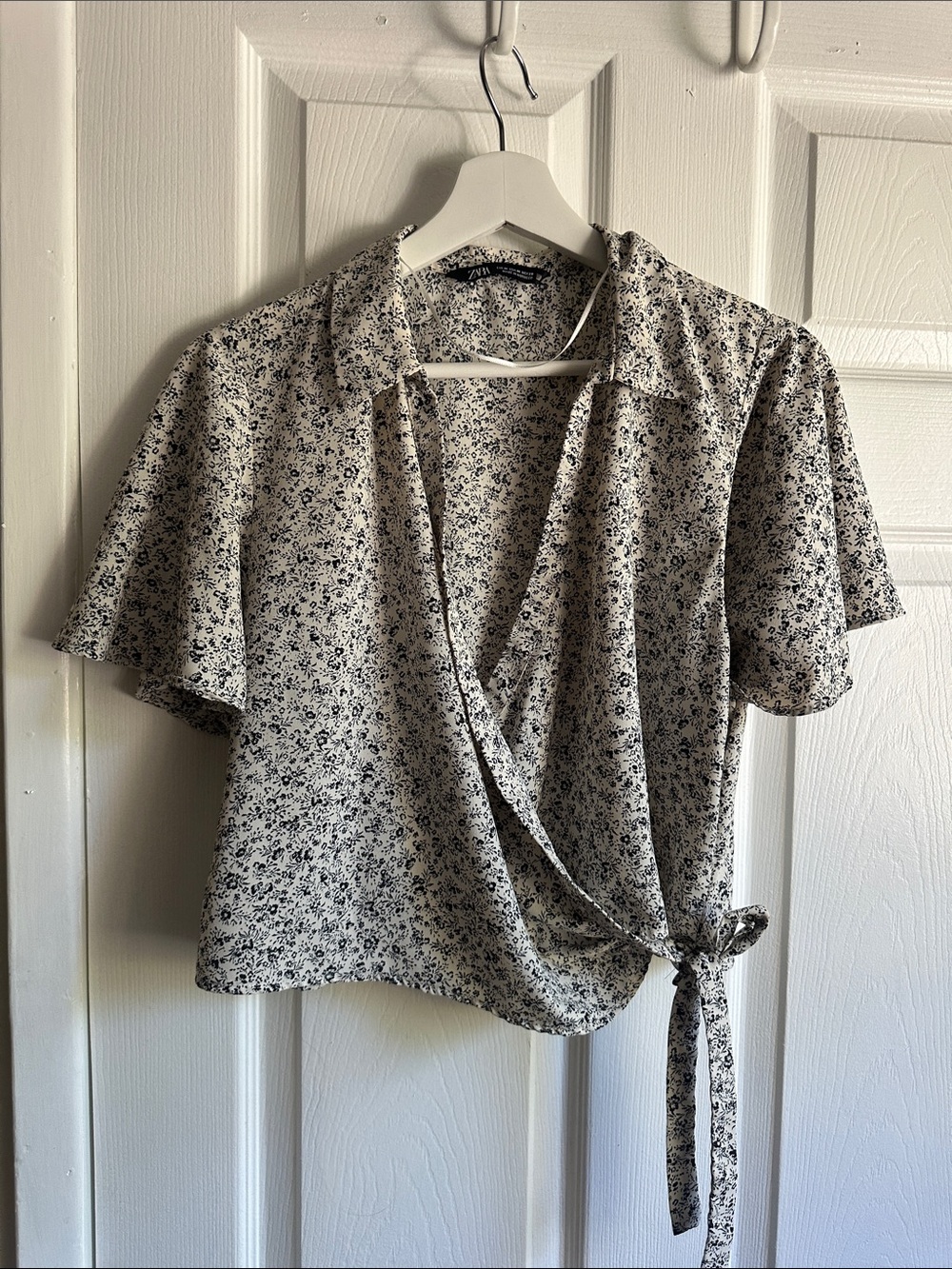 Zara Black and White Floral Wrap Cropped Blouse